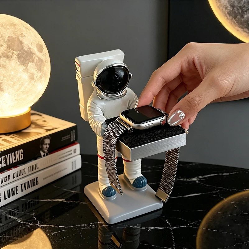 Iwatch Smartwatch - Creative Astronaut Resin Watch Stand Spaceman